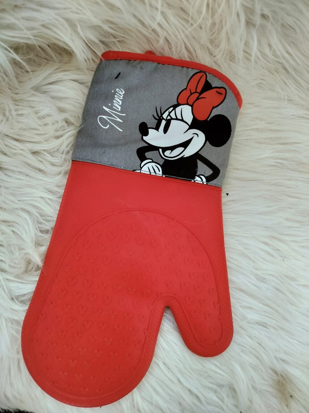 Disney Minnie Mouse Red Silicone Oven Kitchen Mot Glove